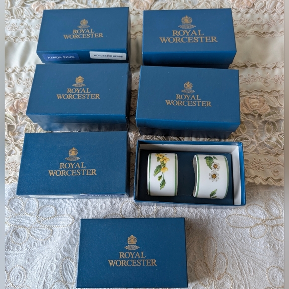 Royal Worcester Fine Porcelain 12 Napkin Rings 1.25
